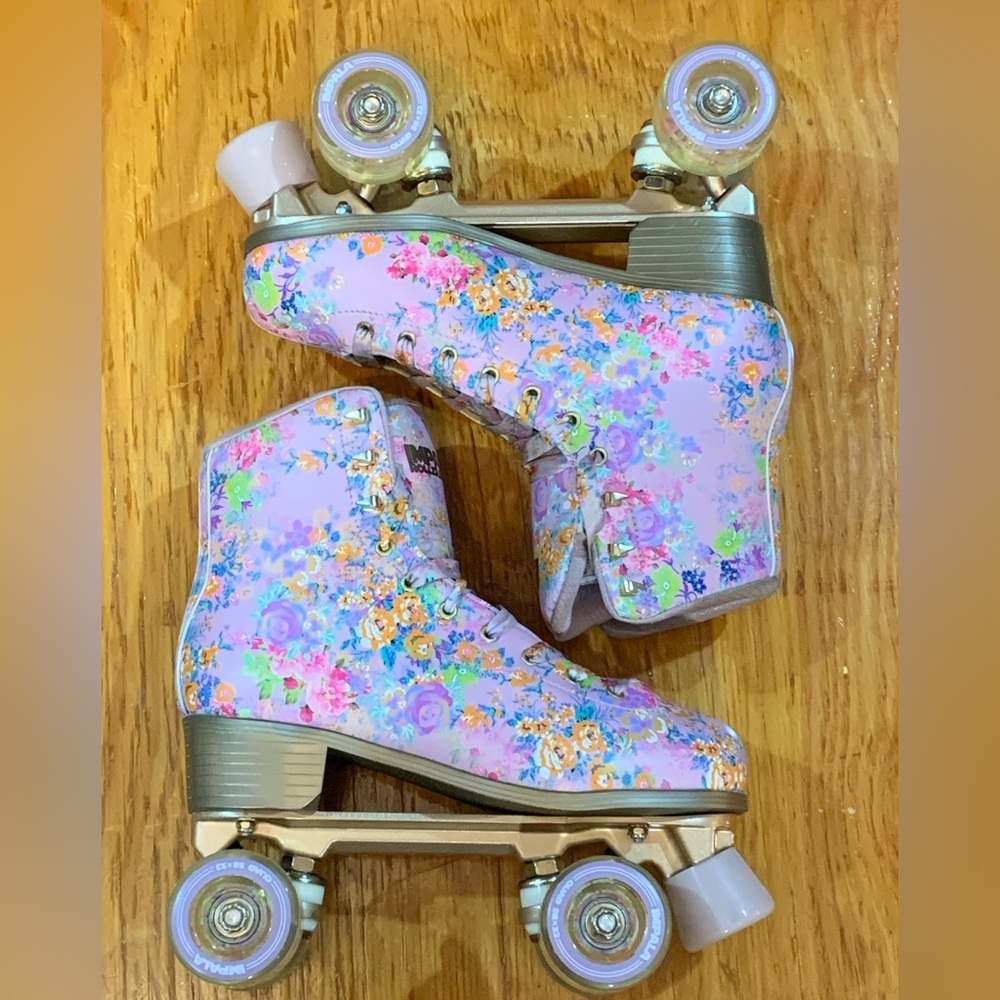 NWOT*Impala/Cynthia Rowley roller skates. Size 9